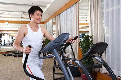 《无限传说复刻版》数字版预购开启 10月31日多平台发售